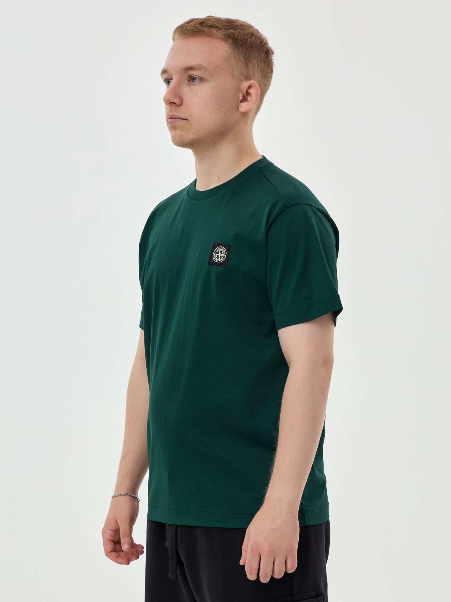 Футболка Stone Island PATCH PROGRAM 24113 темно-зеленая - цвет Темно-зеленый