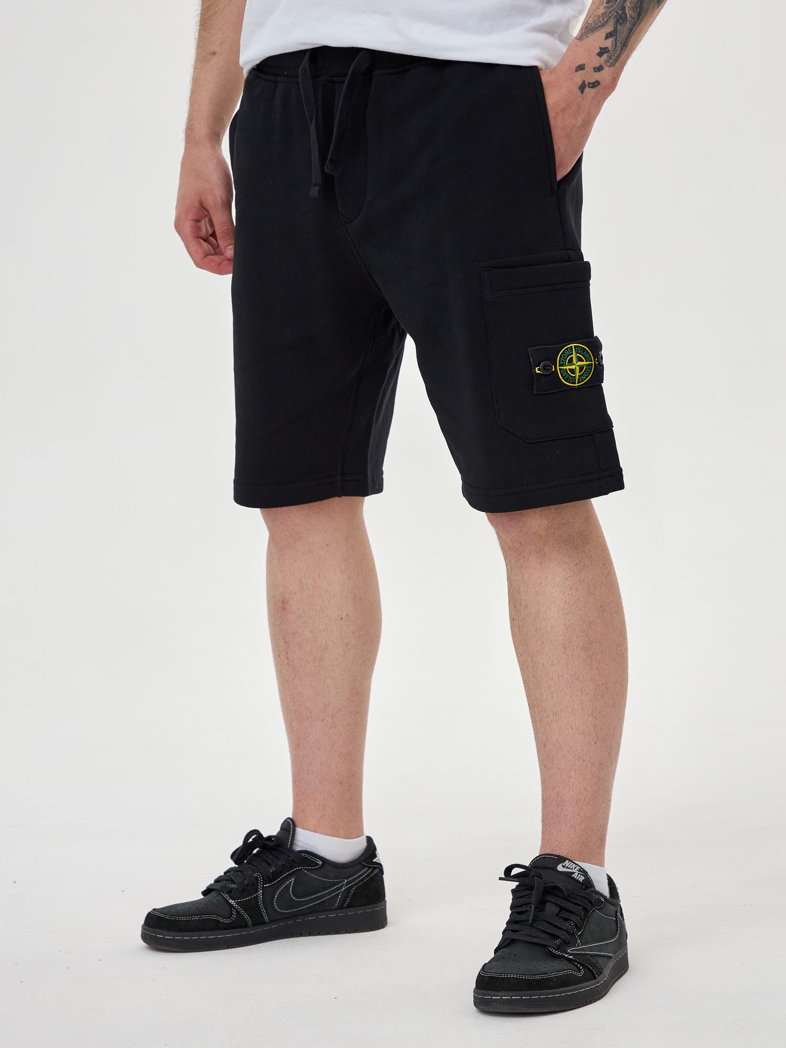 Шорты спортивные Stone Island черные 64651 - цвет Черный
