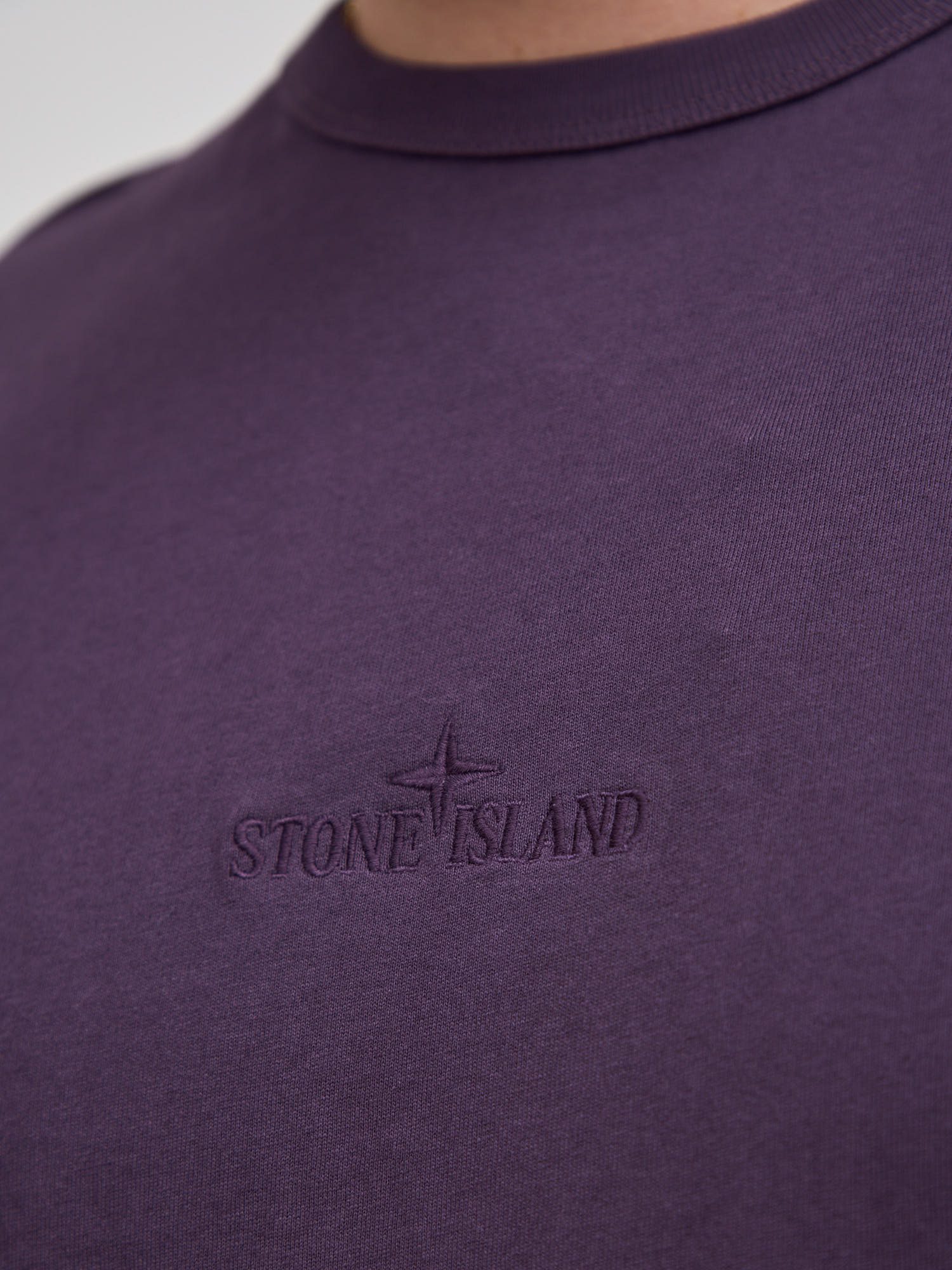 Футболка оверсайз Stone Island 20444 фиолетовая
