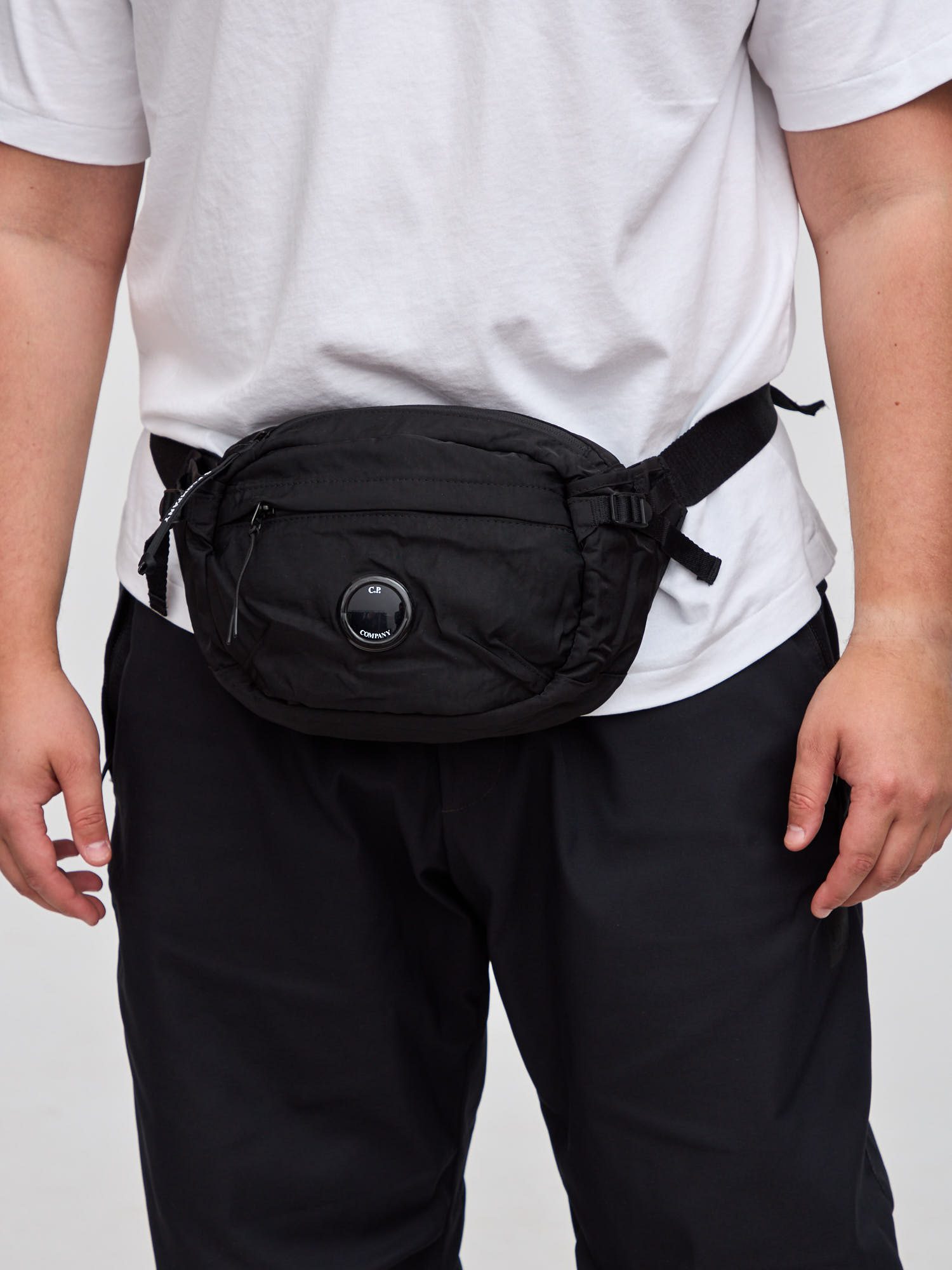 Сумка C.P. COMPANY Nylon B Crossbody Pack черная