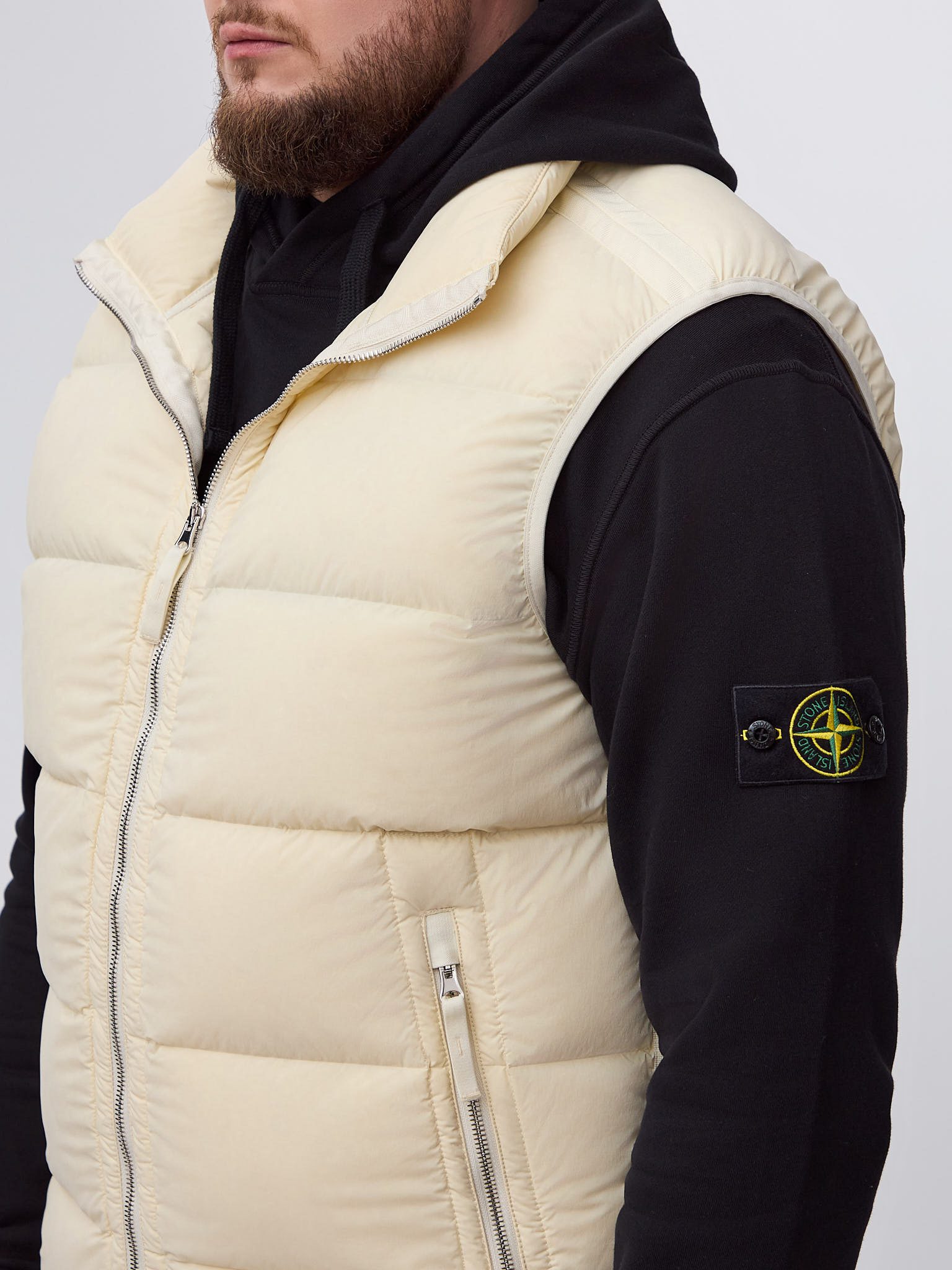 Пуховой жилет Stone Island белый G1428