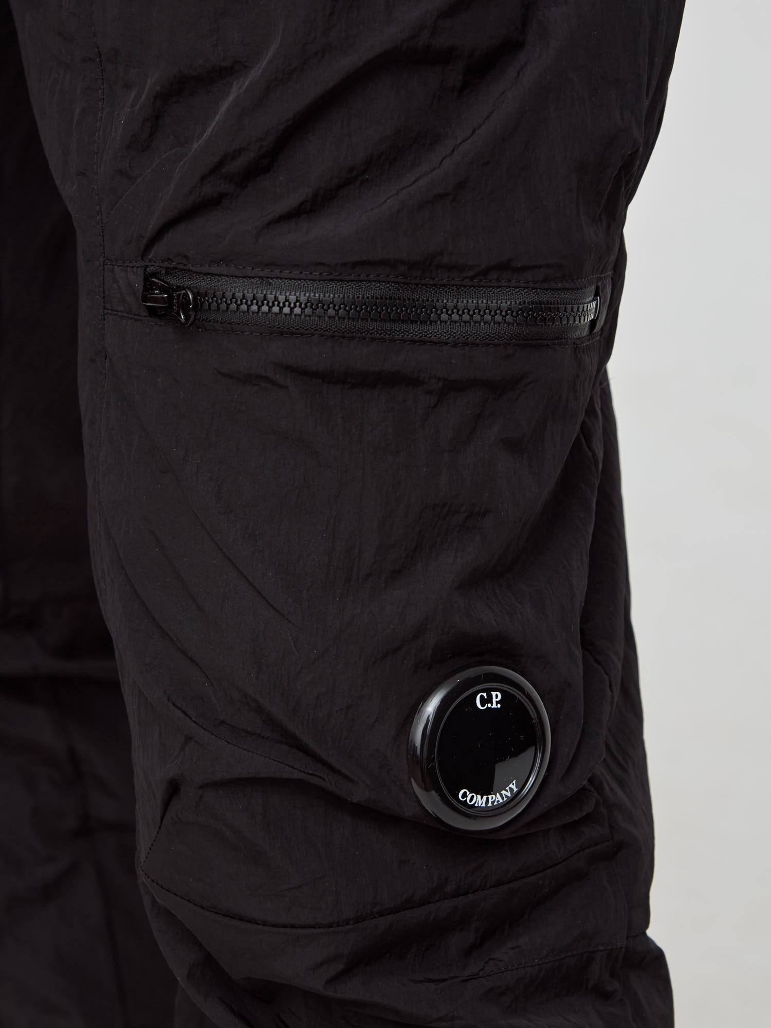 Штаны карго нейлоновые C.P. Company Lens Cargo черные