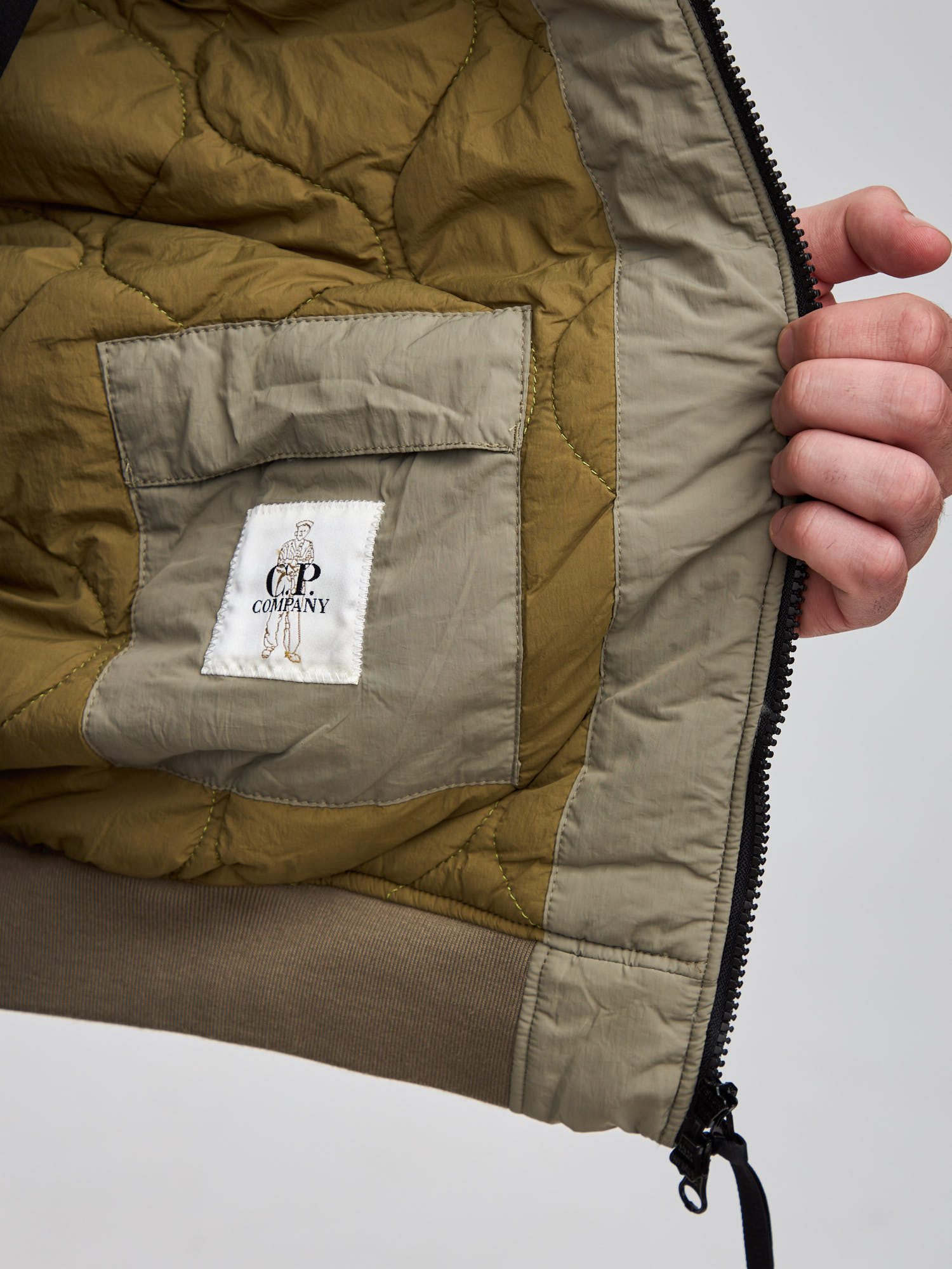 Куртка бомбер C.P. Company Chrome-R Bomber Jacket хаки
