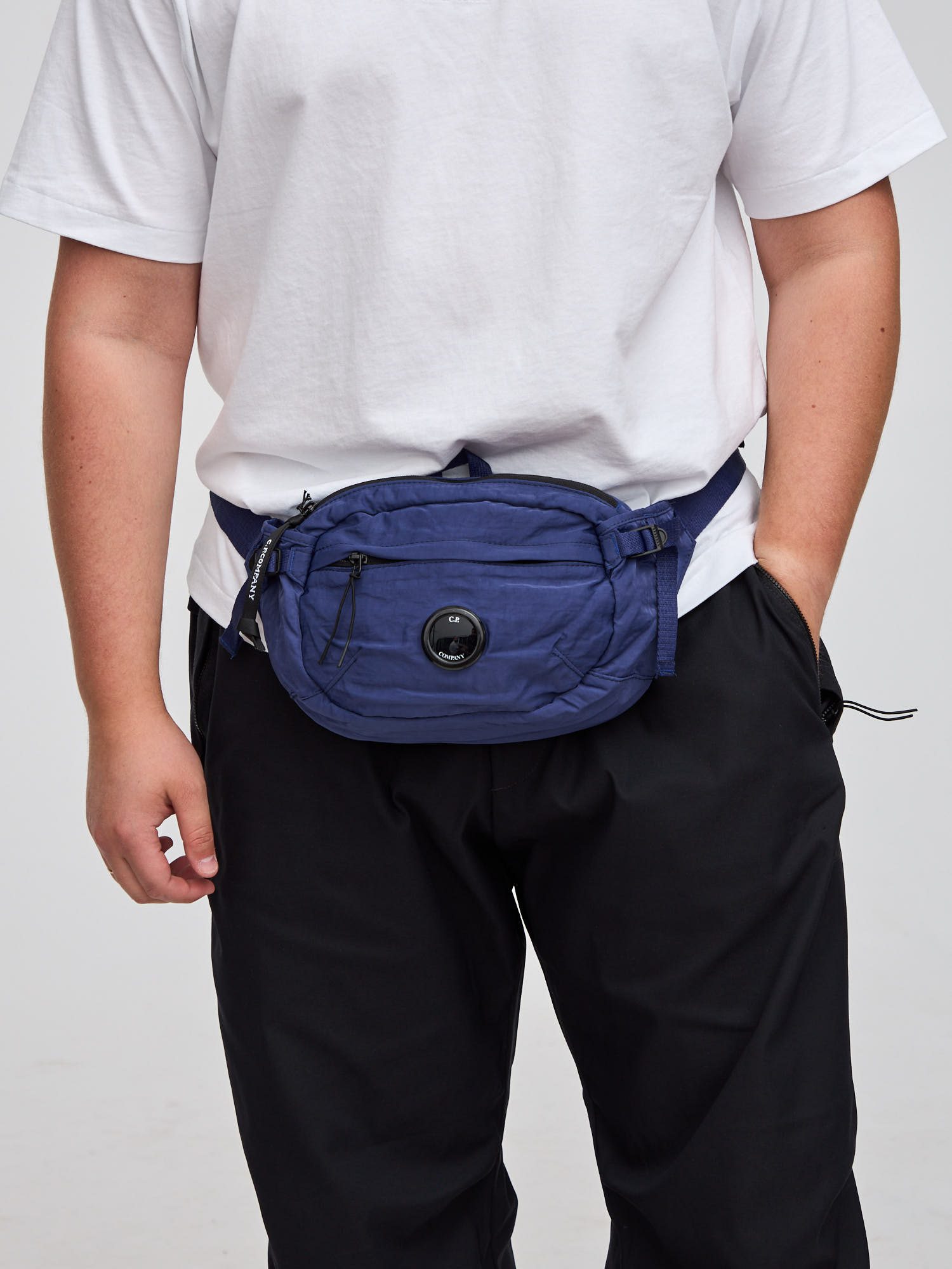 Сумка C.P. COMPANY Nylon B Crossbody Pack темно-синяя